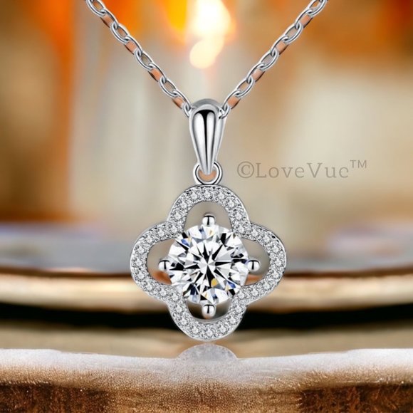 Certified 1ct. t.w. Diamond Clover Elegant Necklace VVS1 GRA Certified